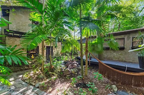 376 NE 85th Street El Portal FL 33138