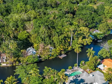376 NE 85th Street El Portal FL 33138
