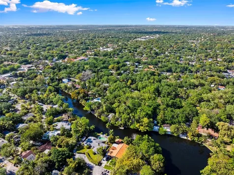 376 NE 85th Street El Portal FL 33138