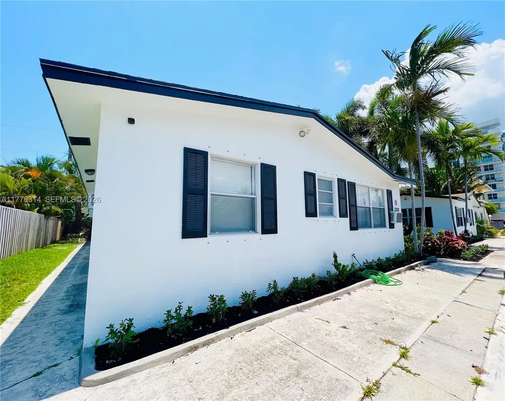 3210 Canal Drive Pompano Beach FL 33062