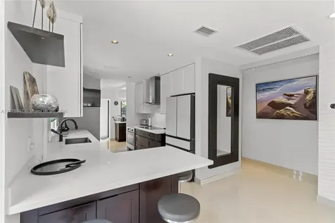 1762 SE 7th Street Fort Lauderdale FL 33316