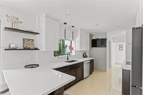 1762 SE 7th Street Fort Lauderdale FL 33316
