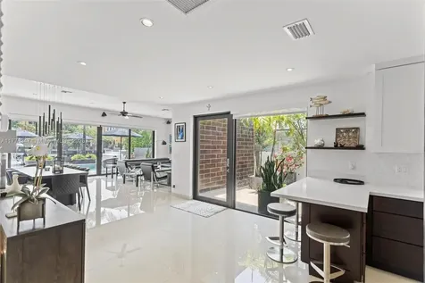 1762 SE 7th Street Fort Lauderdale FL 33316