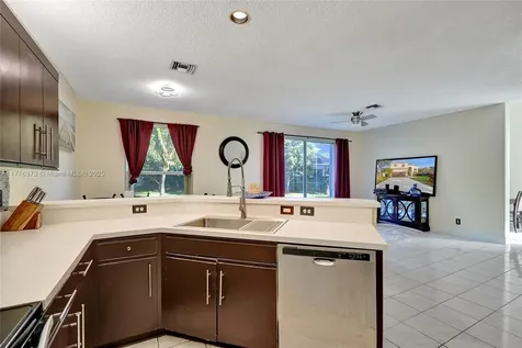 8064 NW 66th Way Parkland FL 33067