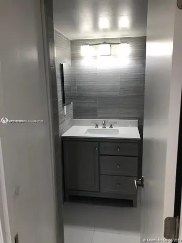 20301 W Country Club Drive Aventura FL 33180