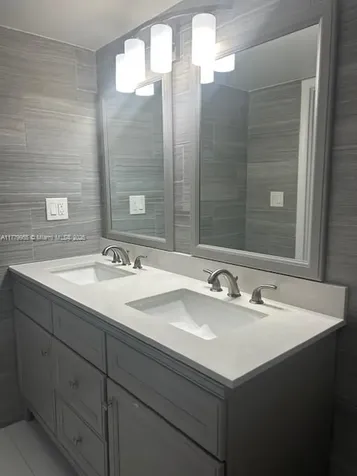 20301 W Country Club Drive Aventura FL 33180
