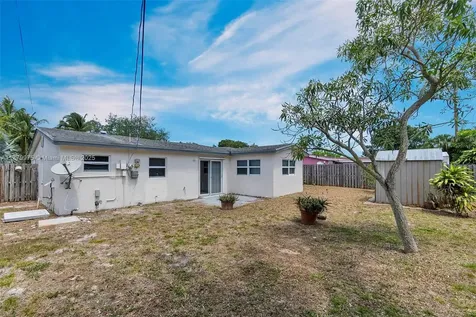3830 NW 7th Court Lauderhill FL 33311