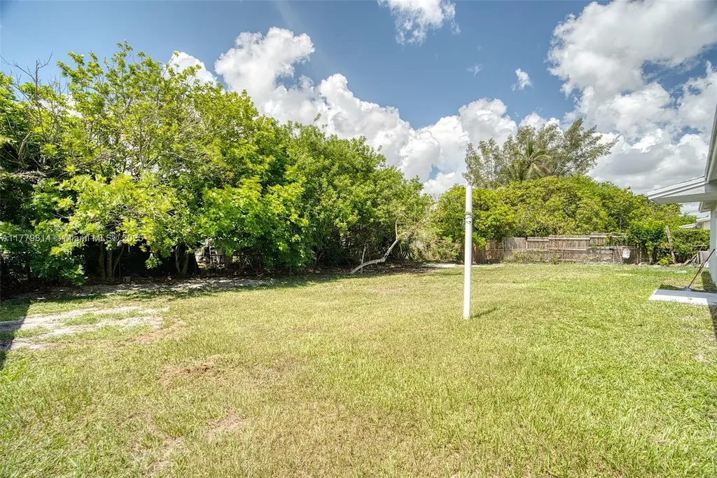 1402 NW 19th Street Fort Lauderdale FL 33311