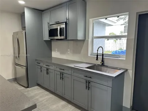 6335 Wiley Street Hollywood FL 33023