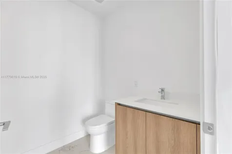 17550 Collins Avenue Sunny Isles Beach FL 33160