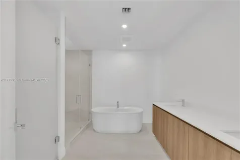 17550 Collins Avenue Sunny Isles Beach FL 33160