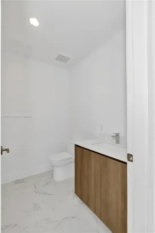 17550 Collins Avenue Sunny Isles Beach FL 33160