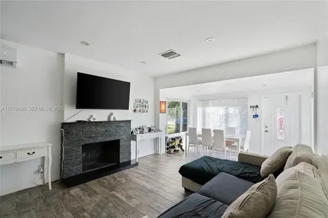 1843 SW 4th Avenue Fort Lauderdale FL 33315