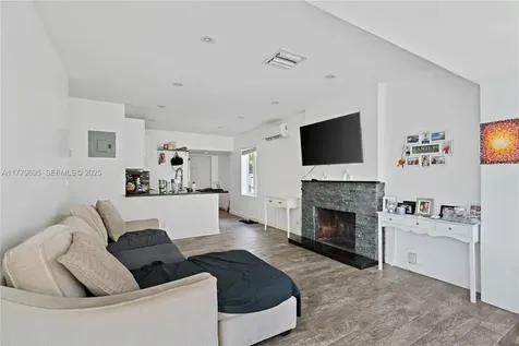 1843 SW 4th Avenue Fort Lauderdale FL 33315