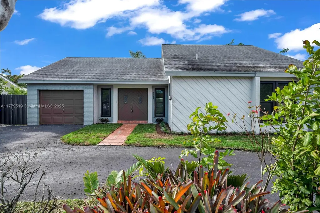 8380 NW 7th Street Pembroke Pines FL 33024