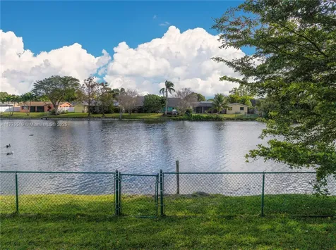 8380 NW 7th Street Pembroke Pines FL 33024
