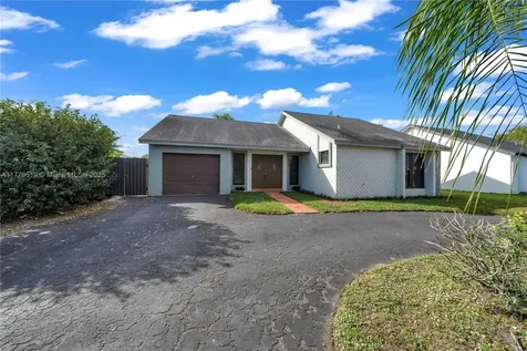 8380 NW 7th Street Pembroke Pines FL 33024