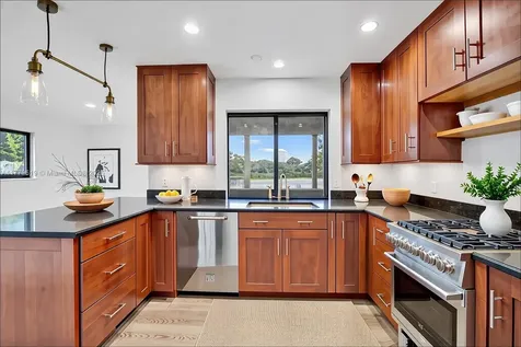 8380 NW 7th Street Pembroke Pines FL 33024