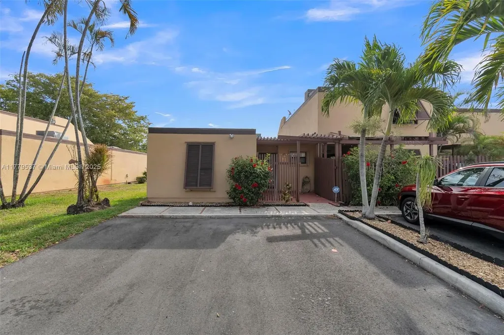 1341 E Golfview Drive Pembroke Pines FL 33026