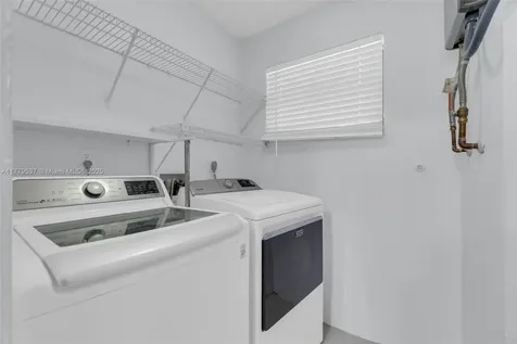 1341 E Golfview Drive Pembroke Pines FL 33026