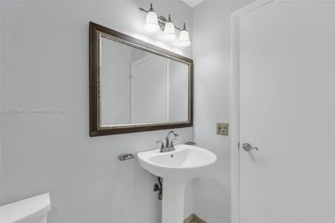 1341 E Golfview Drive Pembroke Pines FL 33026