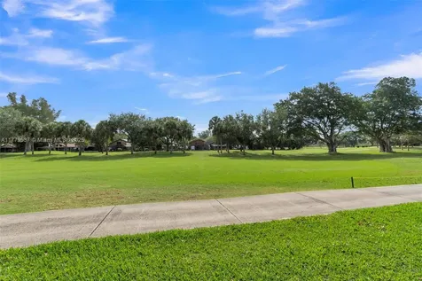 1341 E Golfview Drive Pembroke Pines FL 33026