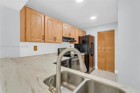 1341 E Golfview Drive Pembroke Pines FL 33026