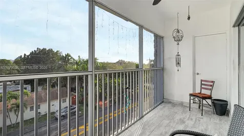 329 SE 3rd Street Hallandale Beach FL 33009