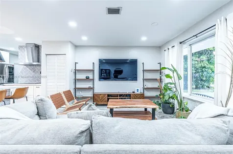 30 NW 152nd Street Miami FL 33169