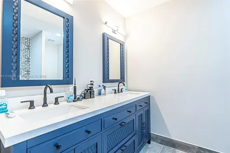 30 NW 152nd Street Miami FL 33169