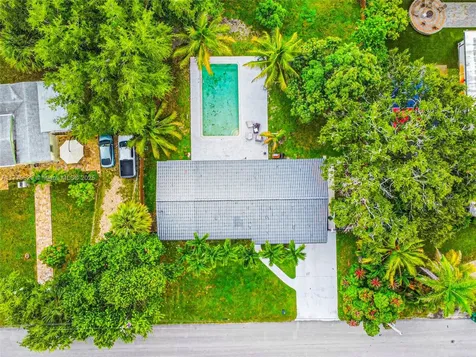 30 NW 152nd Street Miami FL 33169
