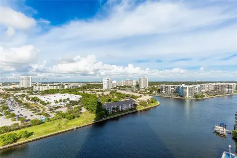 4010 S Ocean Drive Hollywood FL 33019