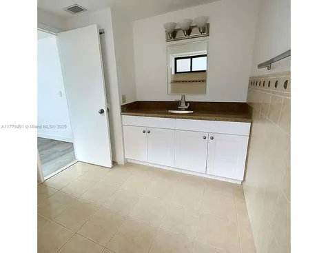 800 NE 199th Street Miami FL 33179