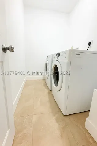 800 NE 199th Street Miami FL 33179