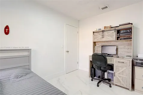 5211 SW 139th Avenue Road Miami FL 33175