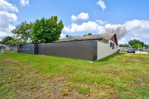5211 SW 139th Avenue Road Miami FL 33175