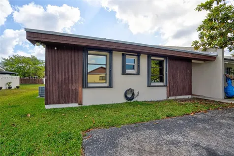 5211 SW 139th Avenue Road Miami FL 33175