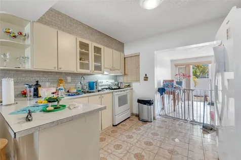 1280-1282 W 38th Street Hialeah FL 33012