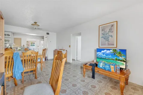 1280-1282 W 38th Street Hialeah FL 33012