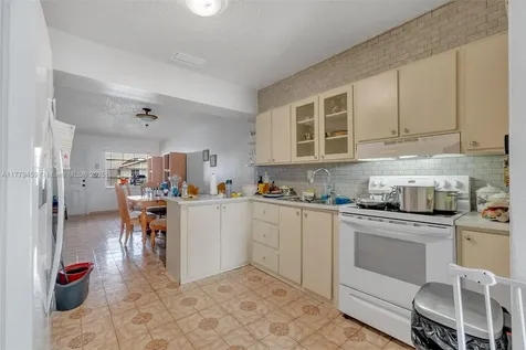 1280-1282 W 38th Street Hialeah FL 33012