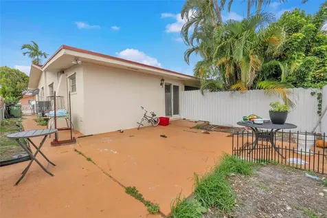 1280-1282 W 38th Street Hialeah FL 33012