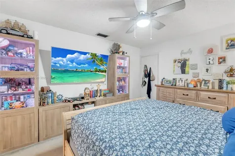 1280-1282 W 38th Street Hialeah FL 33012