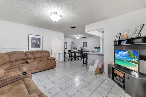 1280-1282 W 38th Street Hialeah FL 33012