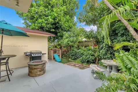 1280-1282 W 38th Street Hialeah FL 33012