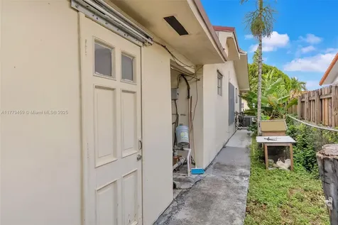 1280-1282 W 38th Street Hialeah FL 33012