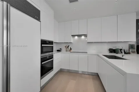 1425 Brickell Avenue Miami FL 33131