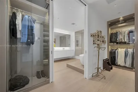 1425 Brickell Avenue Miami FL 33131
