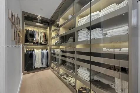 1425 Brickell Avenue Miami FL 33131