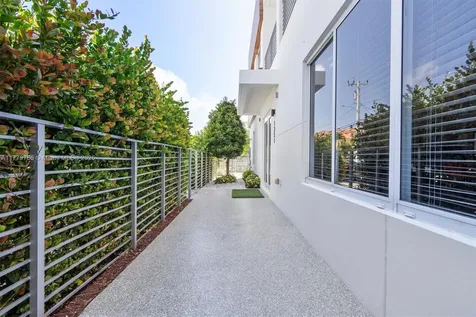 1251 NE 18th Avenue Fort Lauderdale FL 33304