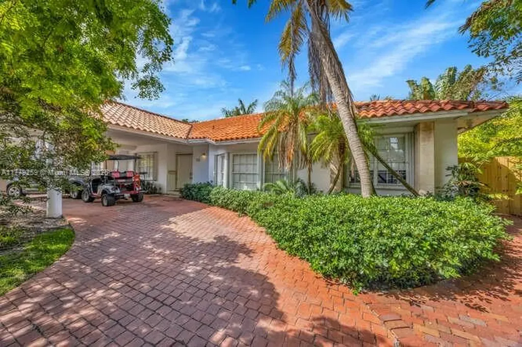720 N Mashta Drive Key Biscayne FL 33149